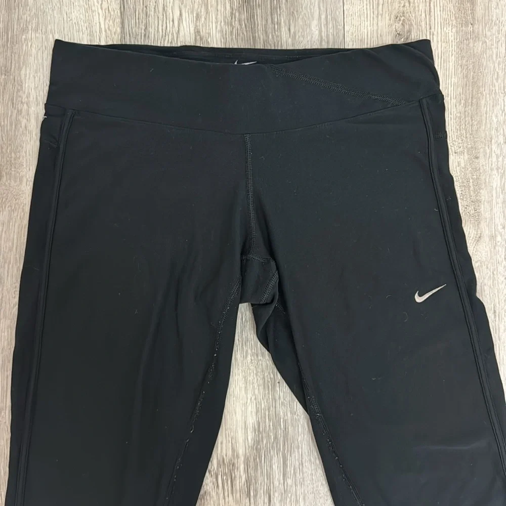 Nike women’s dri fit capris size medium